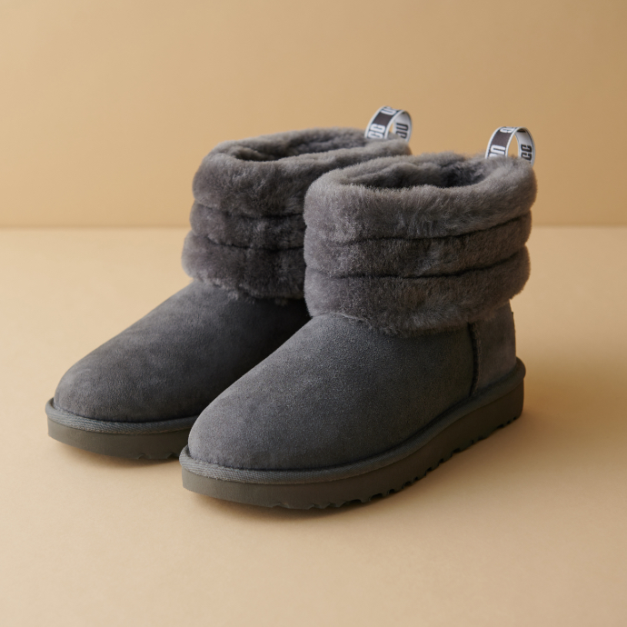 〈UGG® 〉ブーツ