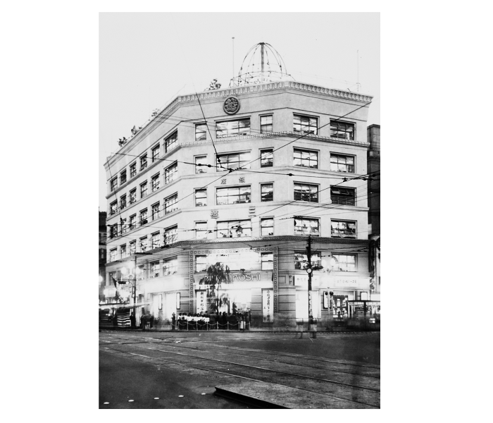 The Ginza Chandelier is here. | Ginza Mitsukoshi Official